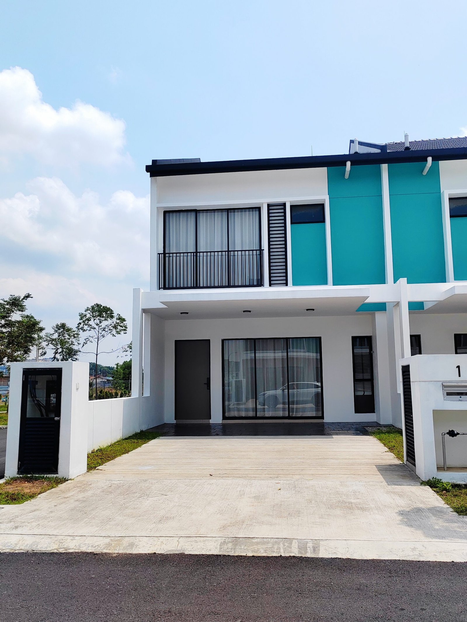 1_.Front_facade_