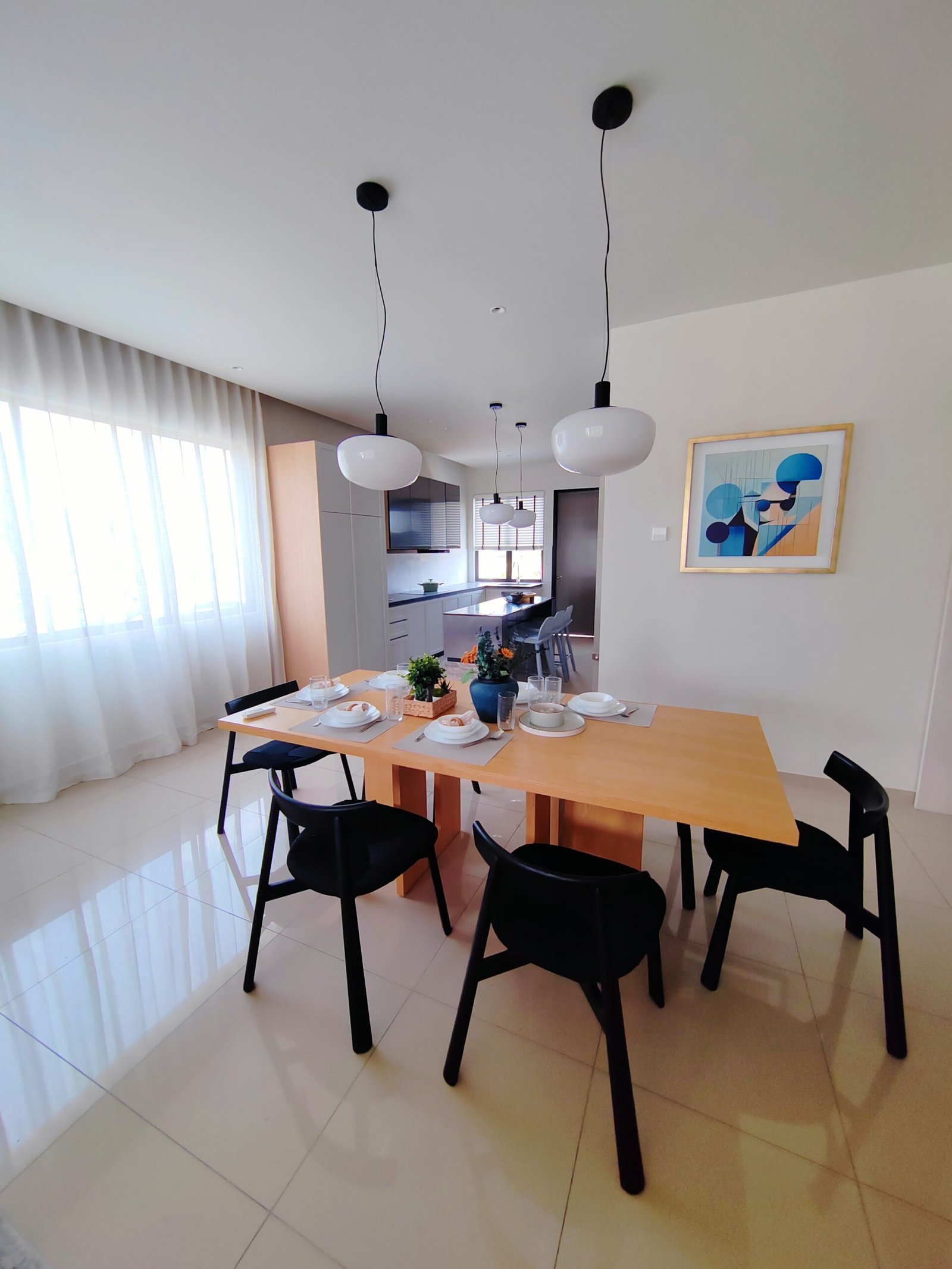 6._Dining