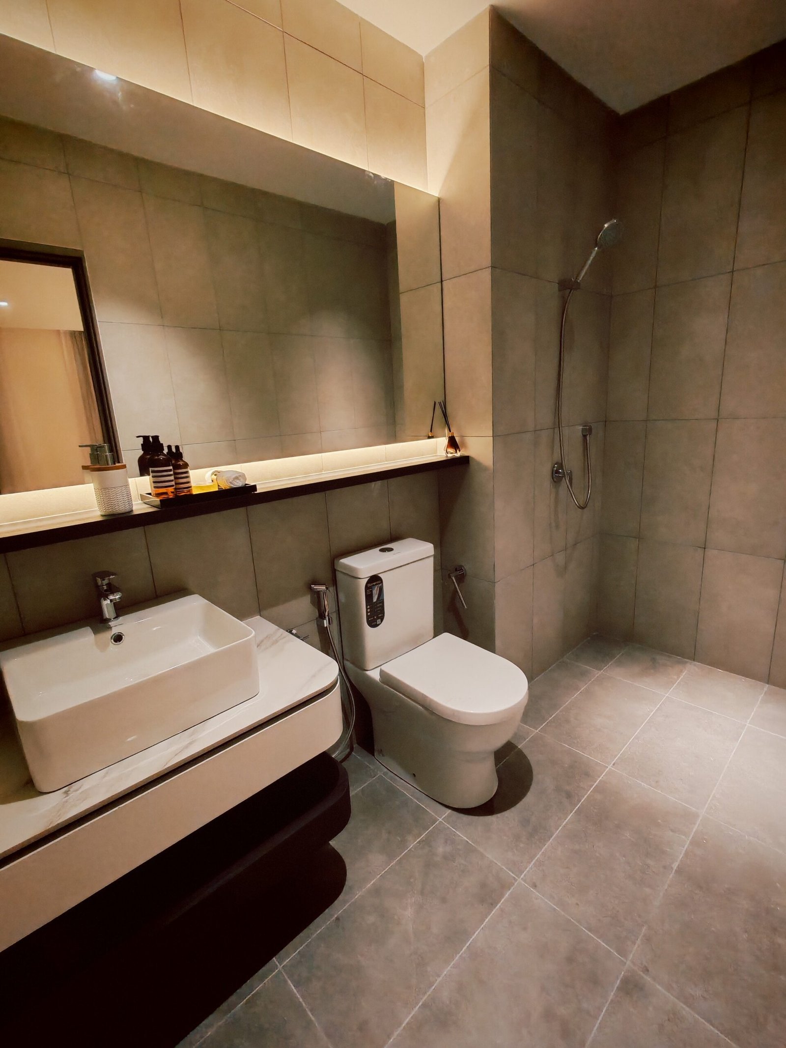 6_Bathroom