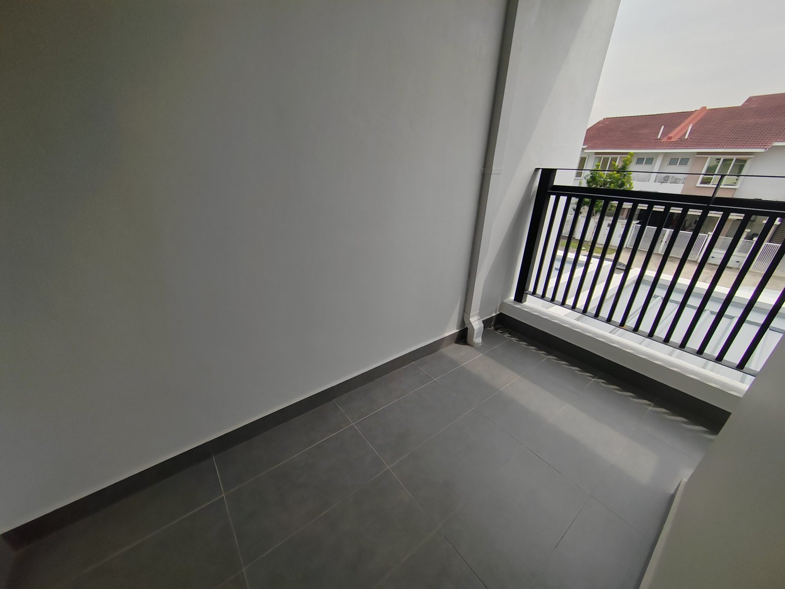 9.Master_balcony__AC_ledge