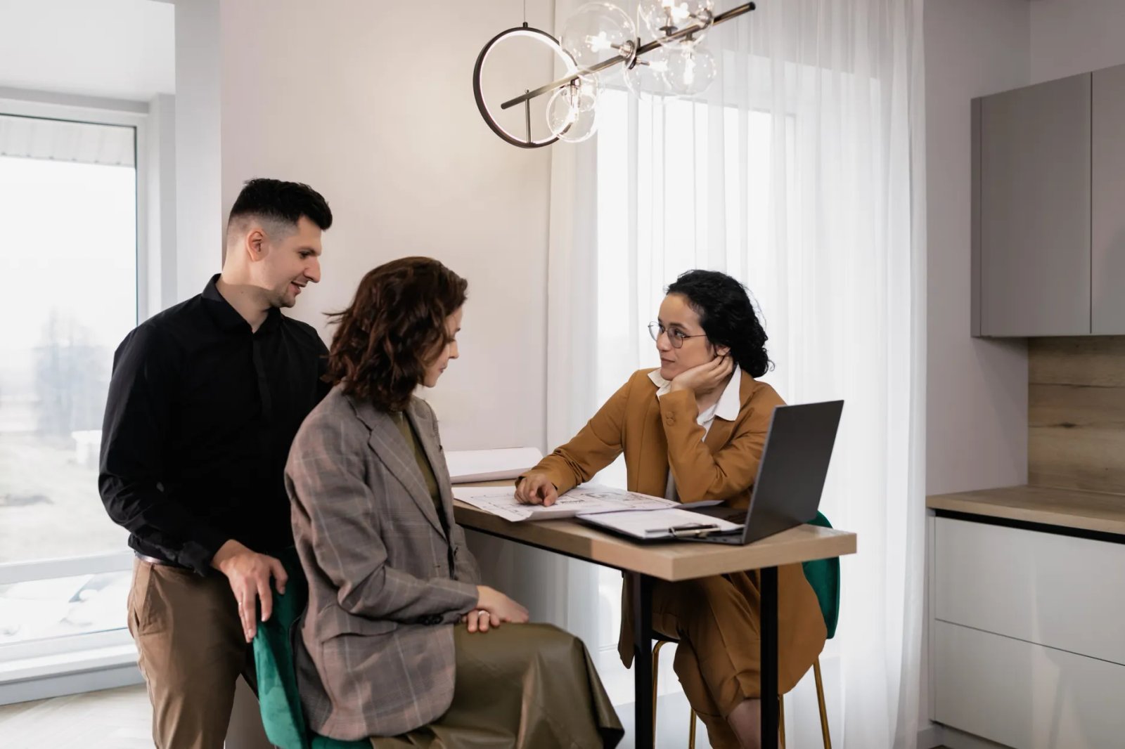 Real estate agent consultation about affordable housing