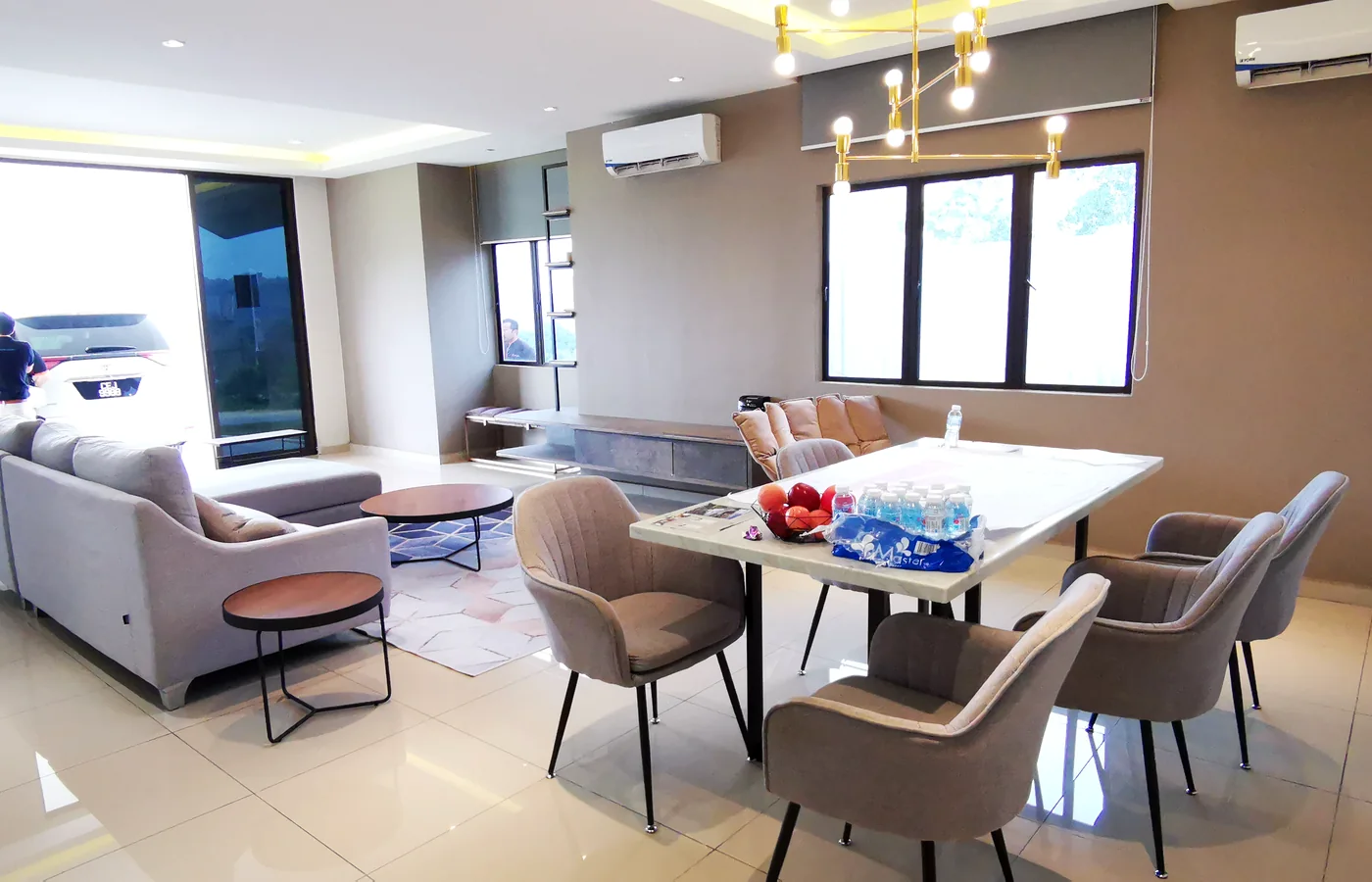 Ruang tamu rumah contoh Kerayong Hills