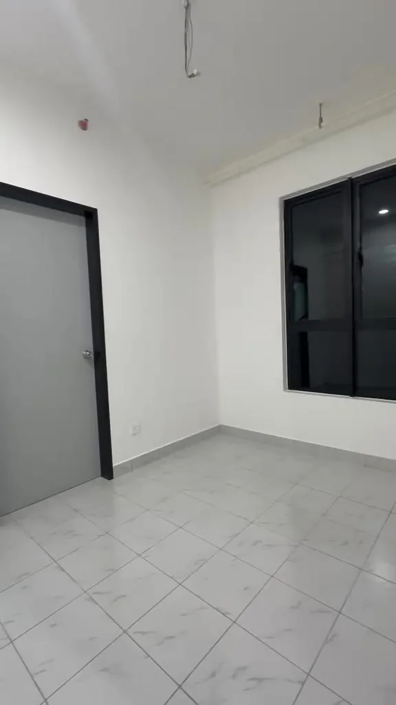 Bilik kosong unit contoh Residensi Kamelia