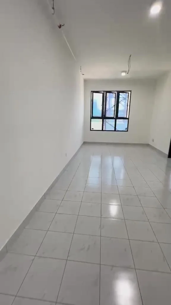 Ruang kosong unit contoh Residensi Kamelia