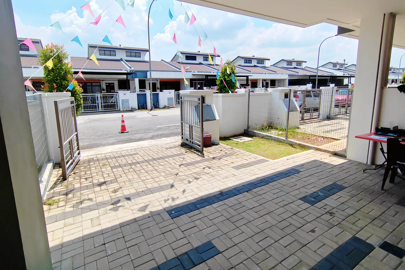 Car porch lebar rumah Ruby 4