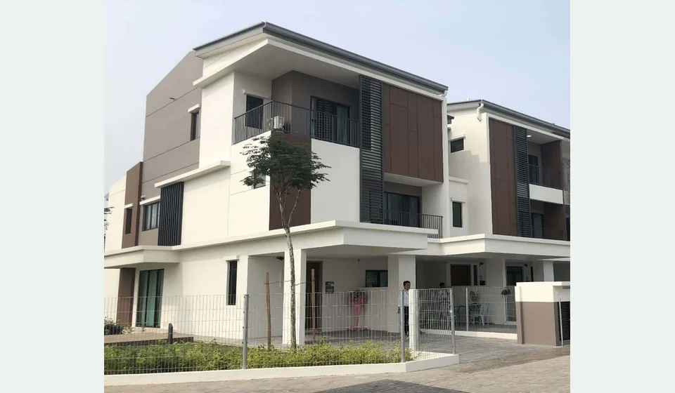 Elegan Residensi Puchong — Puchong